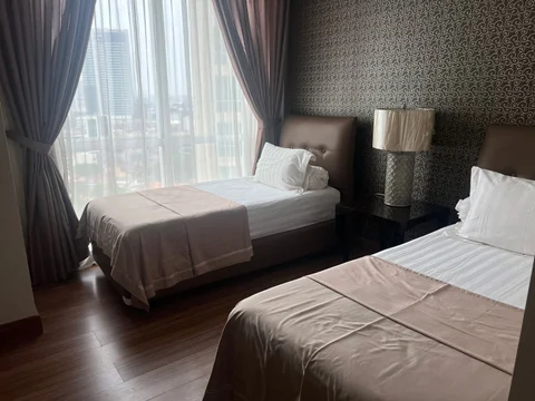 Pakubuwono View Tower Redwood Lantai Sedang