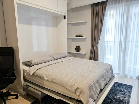 Fifty Seven Promenade Tower City Lantai Tengah