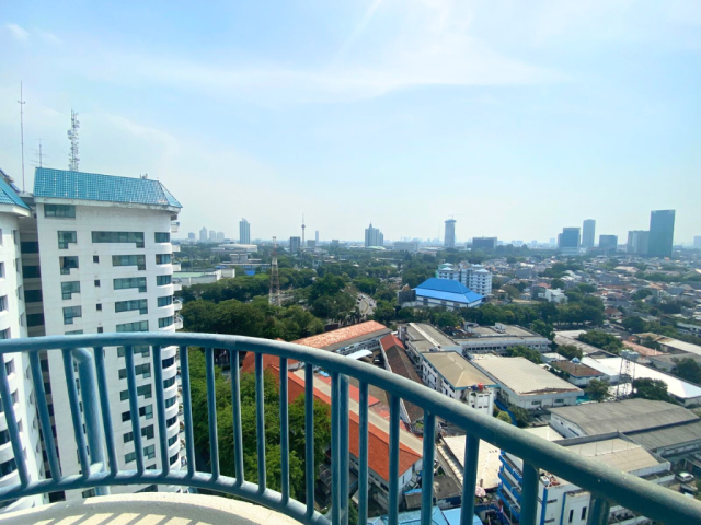 Park Royale Tower 3 Lantai Tengah