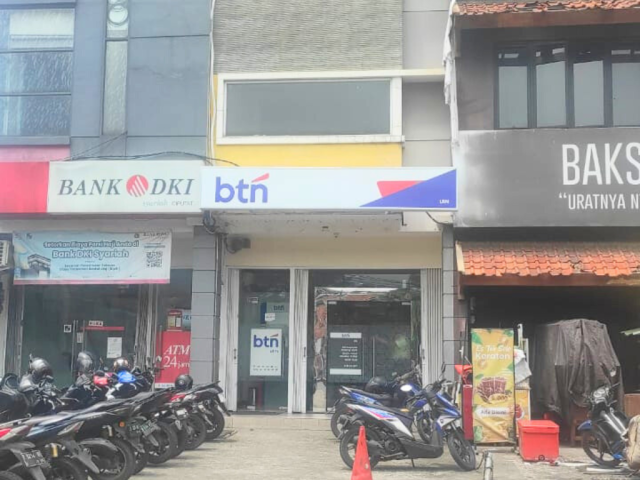 3 Floors Shophouse for Sale in Tangerang Selatan
