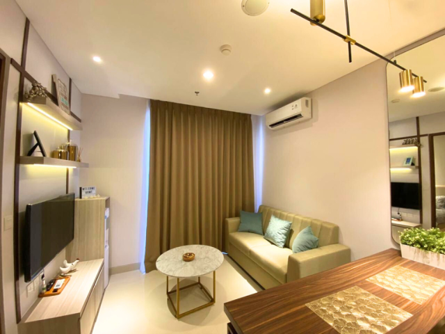 Ciputra World 2 Tower The Newton 1 Lantai Tengah