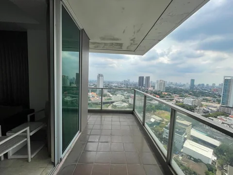 Kemang Village Tower Ritz Lantai Atas