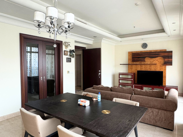 Pakubuwono View Tower Redwood Lantai Atas