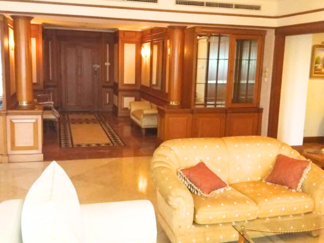 Somerset Grand Citra Condominium Lantai Tengah