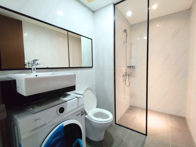 Ciputra World 2 Tower The Newton 1 Lantai Tengah