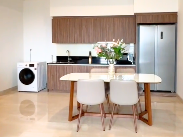 57 Promenade Tower City Lantai Tengah