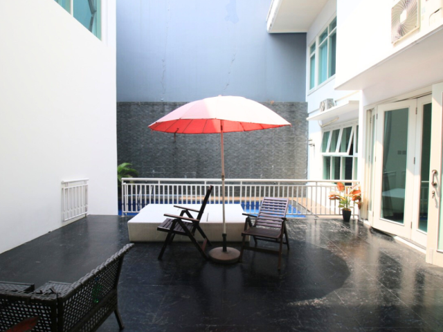 Rumah Disewakan Patra Kuningan 6 Kamar