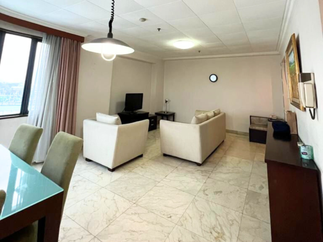 Park Royale Tower 2 Lantai Tengah