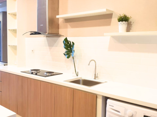 Sudirman Suite Lantai Tengah