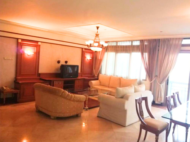Somerset Grand Citra Condominium Lantai Tengah