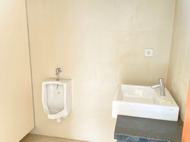 Gedung Dijual Pramuka Raya 5,5 Lantai