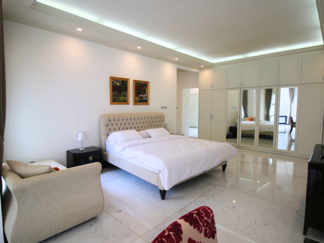 Rumah Disewakan Patra Kuningan 6 Kamar