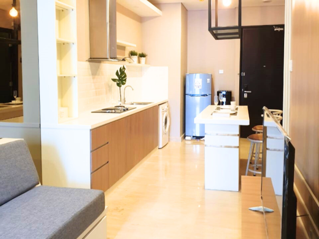 Sudirman Suite Lantai Tengah