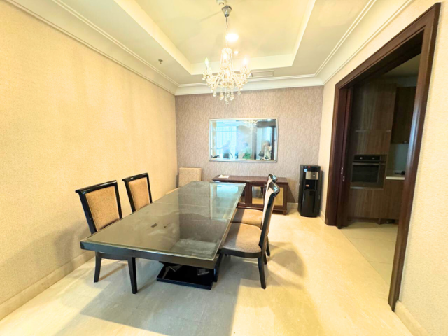 Pakubuwono View Tower Redwood Lantai Tengah