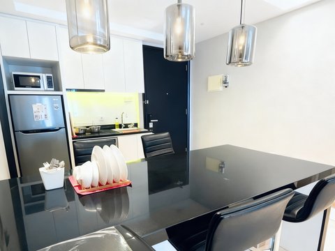 Sudirman Suites Lantai Tengah