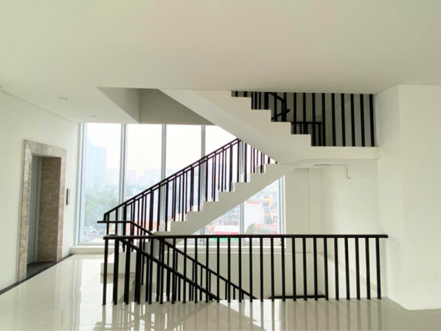 Gedung Dijual Pramuka Raya 5,5 Lantai