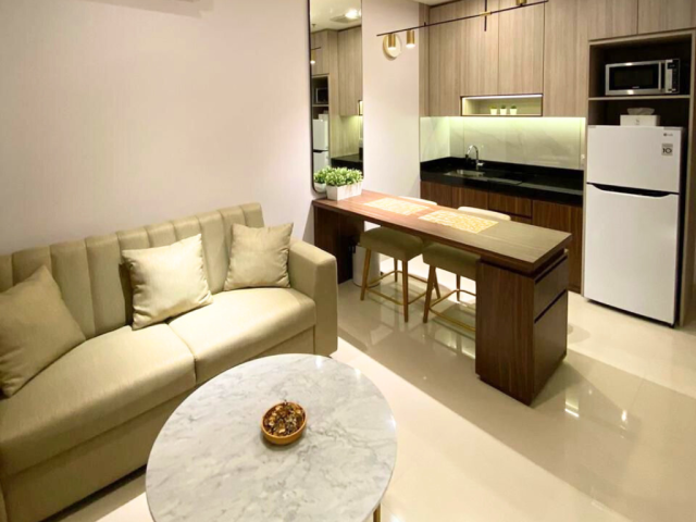 Ciputra World 2 Tower The Newton 1 Lantai Tengah