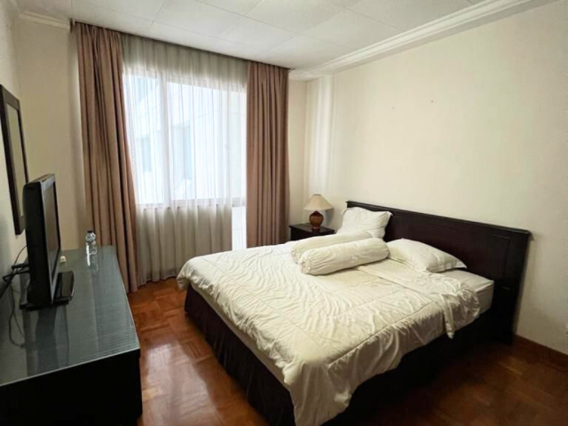 Park Royale Tower 2 Lantai Tengah