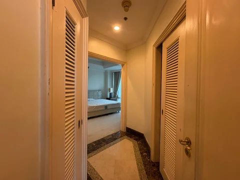 Four Seasons Residences Tower Spring Lantai Tengah