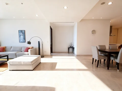 Pakubuwono House Tower Rosewood Lantai Tinggi