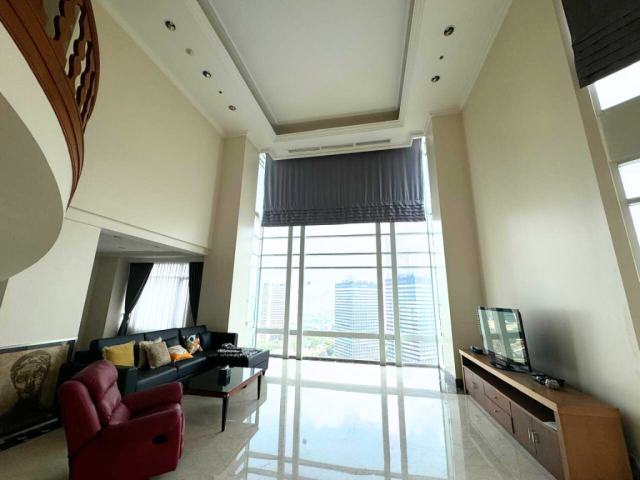 Four Seasons Tower Summer Lantai Atas