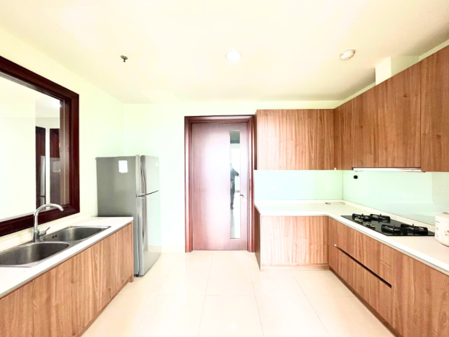Pakubuwono View Tower Lacewood Lantai Tengah