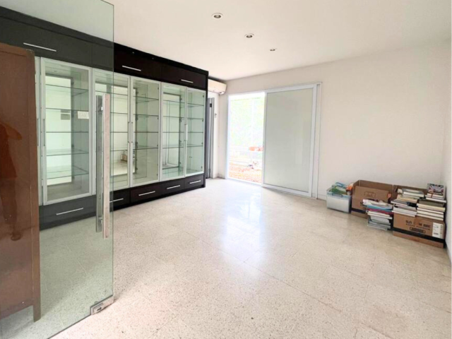 Rumah Dijual Jl. Suwiryo Menteng 7 Kamar