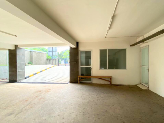 Gedung Dijual Pramuka Raya 5,5 Lantai