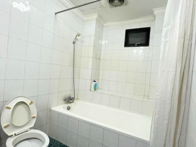 Park Royale Tower 2 Lantai Tengah
