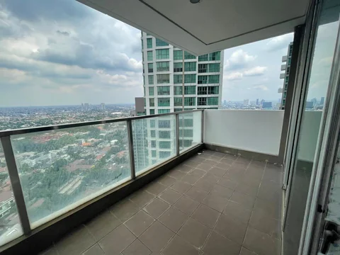 Kemang Village Tower Tiffany Lantai Atas