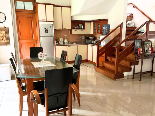 5-Bedrooms House For Sale in Patal Senayan