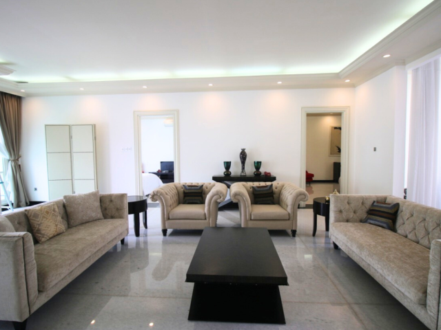 Rumah Disewakan Patra Kuningan 6 Kamar