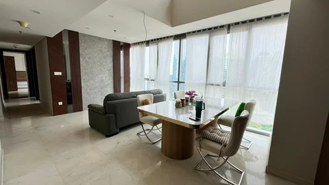 Ciputra World 2 Tower Orchard Lantai Tengah