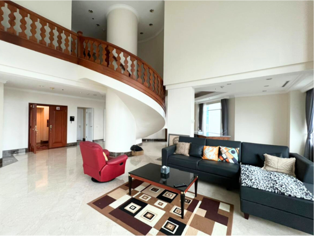 Four Seasons Tower Summer Lantai Atas