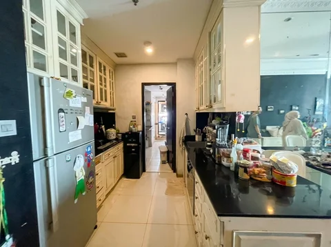 Gandaria Heights Tower B Lantai Tengah