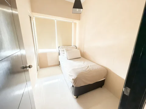 Ambassade Residences Mid Floor