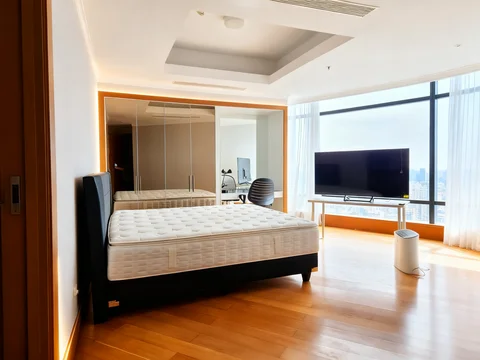Kempinski Residence Lantai Atas