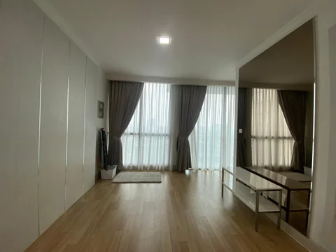 Residence 8 Senopati Tower 2 Lantai Atas