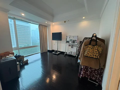 Four Seasons Residences Tower Spring Lantai Rendah