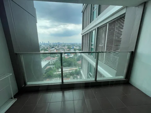 Kemang Village Tower Infinity Lantai Tengah