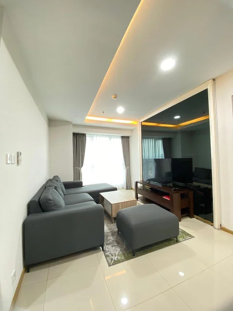 Gandaria Heights Tower B Lantai Tengah
