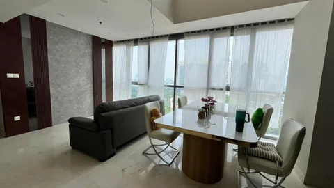 Ciputra World 2 Tower Orchard Lantai Tengah