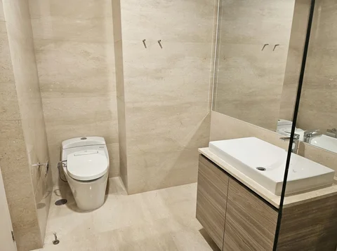 Fifty Seven Promenade Tower Sky Lantai Atas