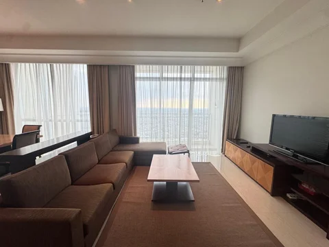 Pakubuwono View Tower Lacewood Lantai Atas