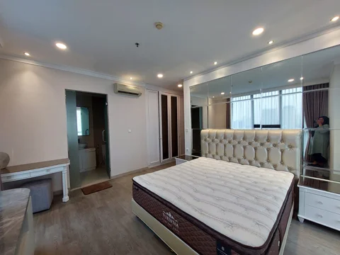 Residence 8 Senopati Tower 2 Lantai Tengah