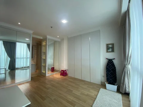 Residence 8 Senopati Tower 2 Lantai Atas