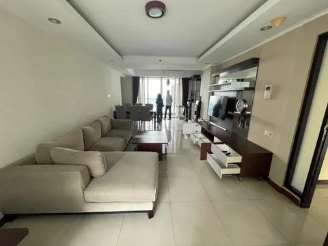 Kemang Village Tower Infinity Lantai Tengah
