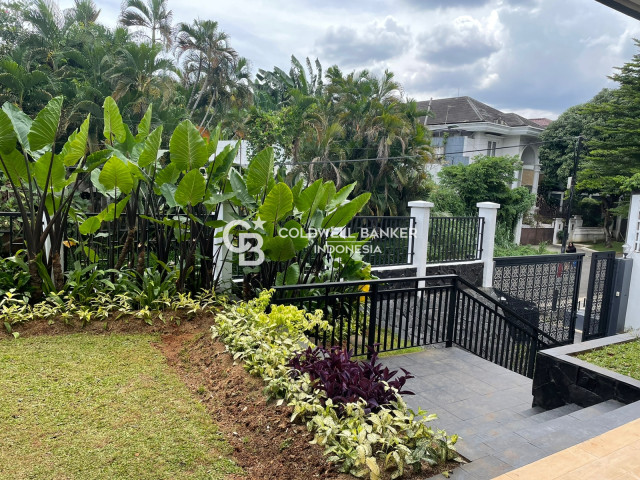 6-Bedrooms House For Sale in Pondok Indah